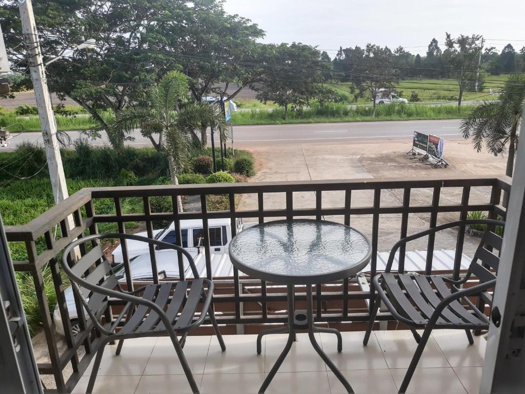baankhuninn urt airport photo