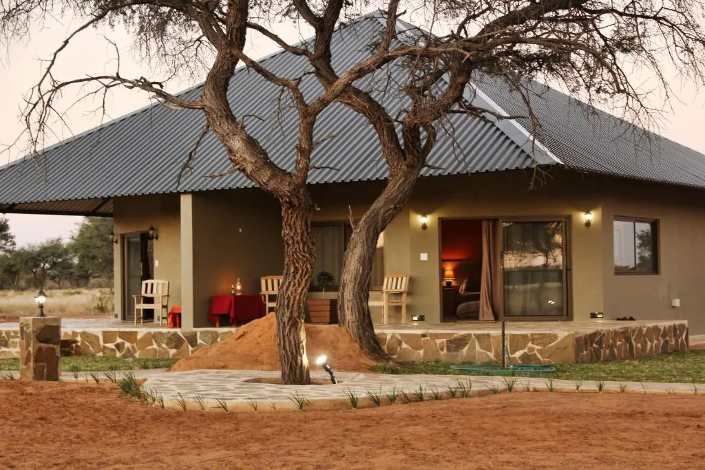 Africa Awaits Lodge & Safaris, hotel in Gobabis