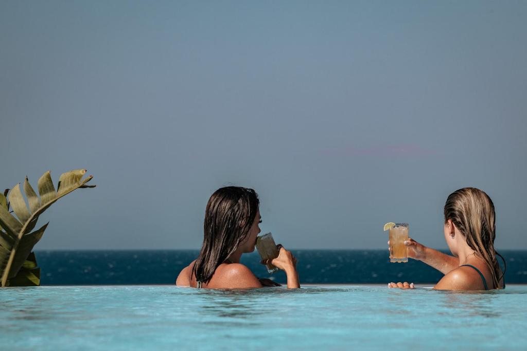 Cooks club City Beach Rhodes photo