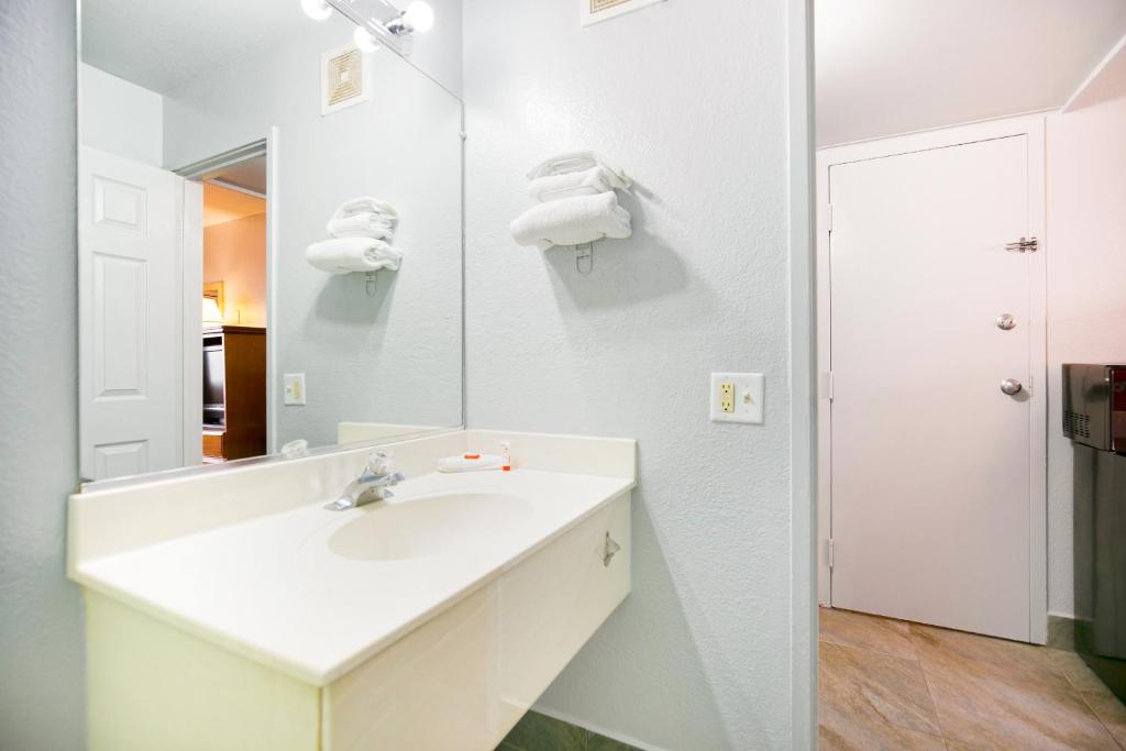 OYO Hotel Houston Southwest I-69 Photo 34