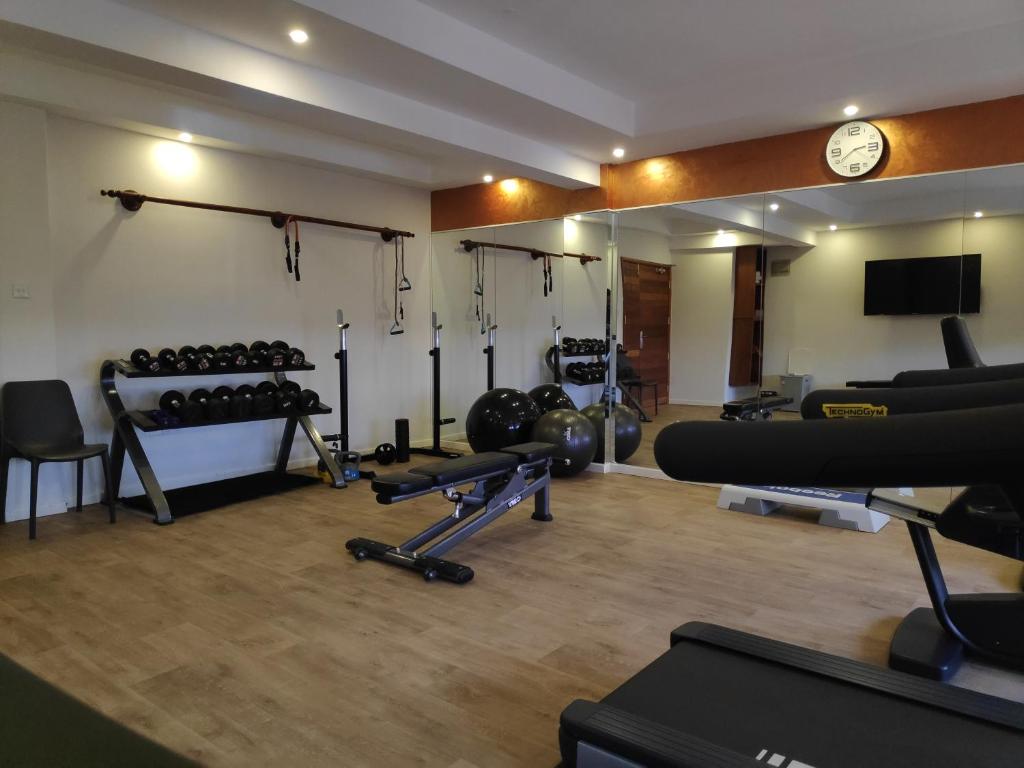 Razana Hotel photo