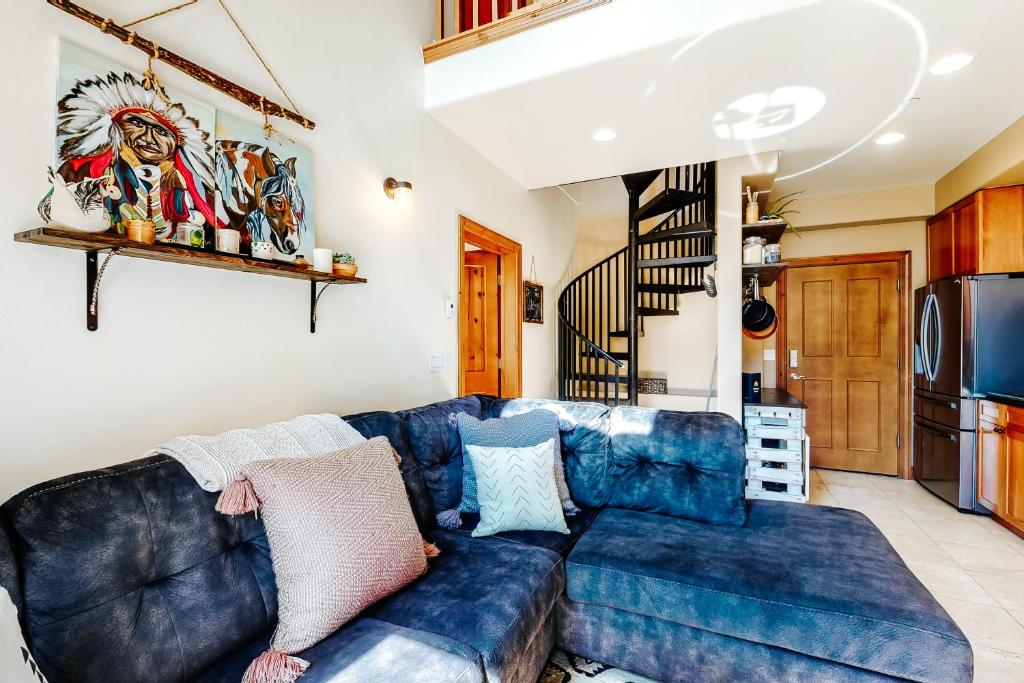 LOGE Breckenridge photo