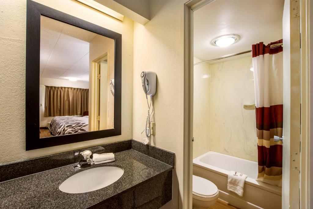 Red Roof Inn Saginaw - Frankenmuth photo