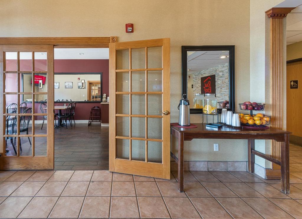 Red Roof Inn St Louis - Troy, IL photo