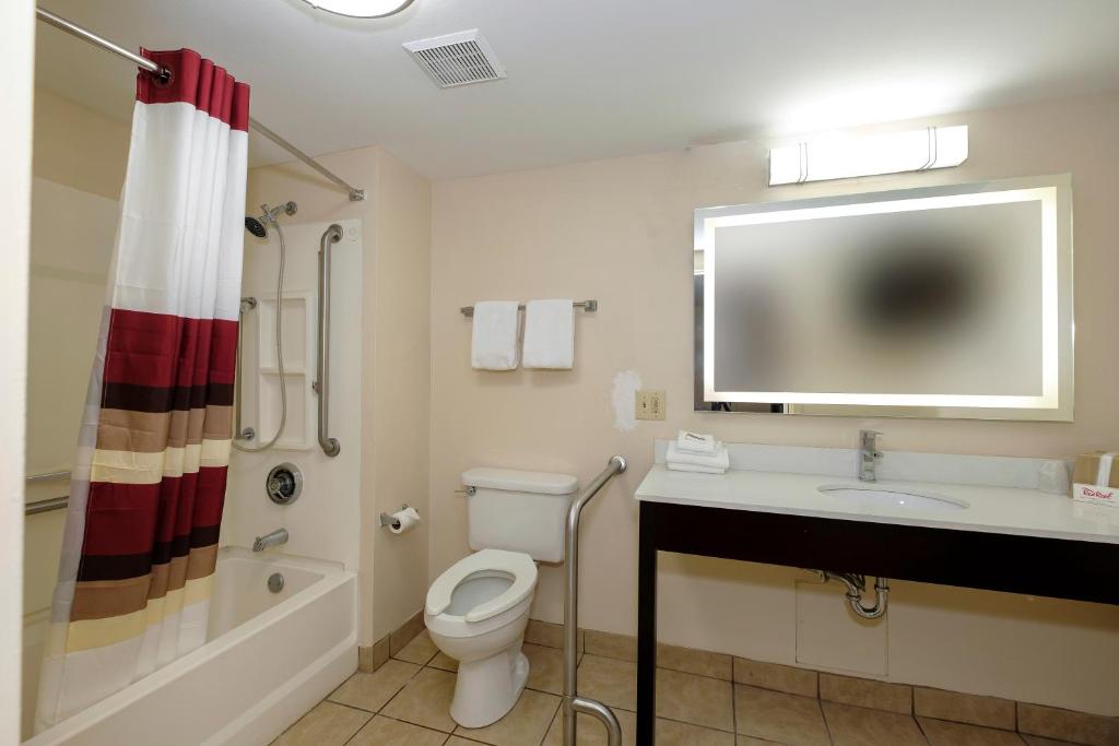 Red Roof Inn Gadsden Photo 4