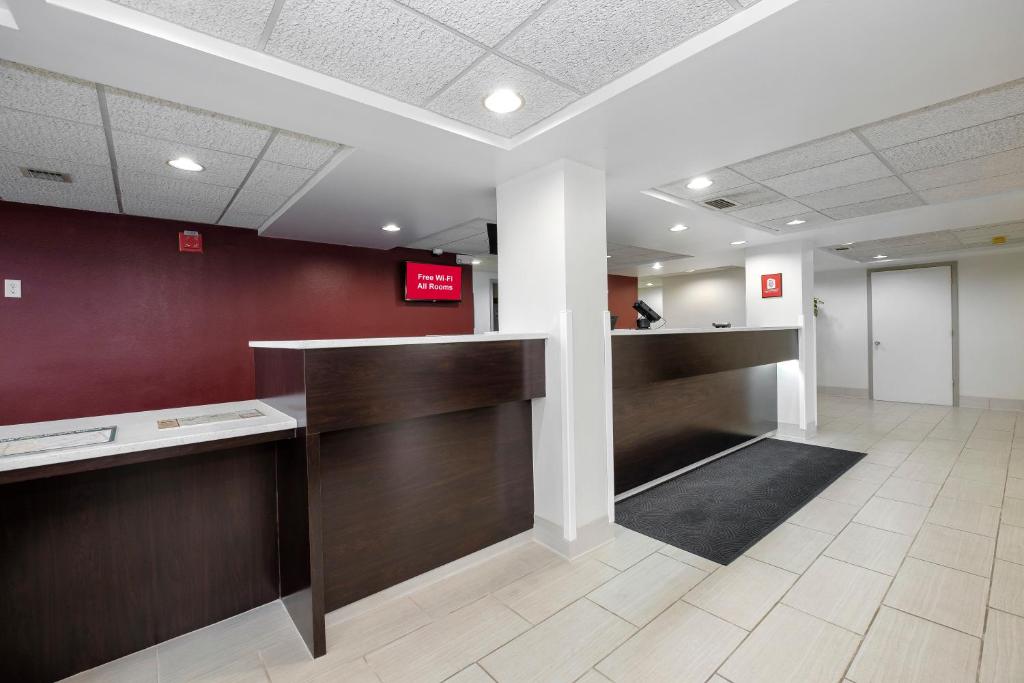 Red Roof Inn Gadsden Photo 30