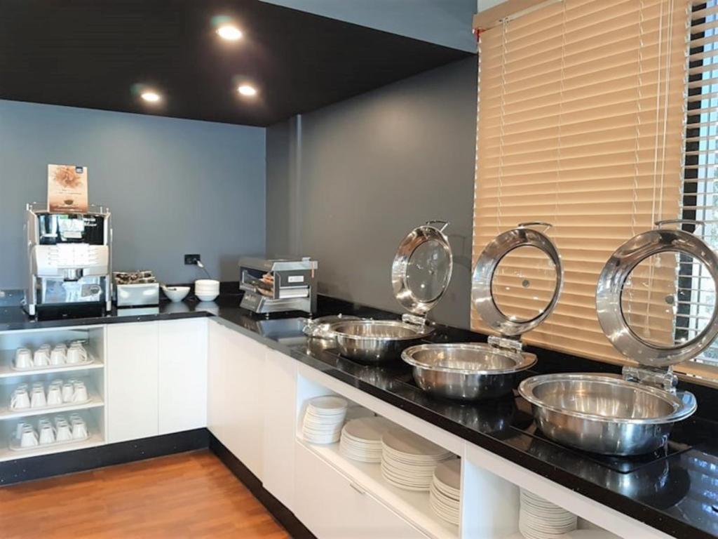 Sydney ibis Sydney Thornleigh Additional