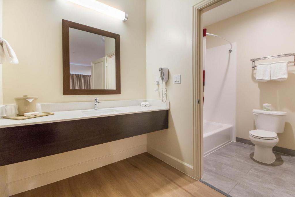 Red Roof Inn Houston - Willowbrook photo