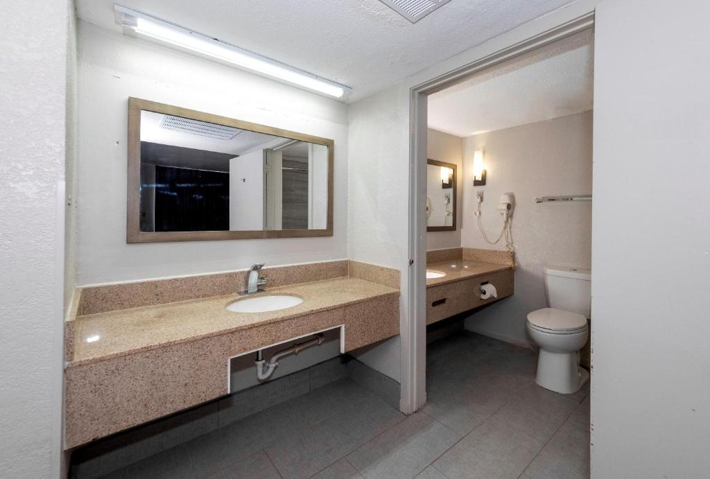 Red Roof Inn Petersburg - Fort Lee photo