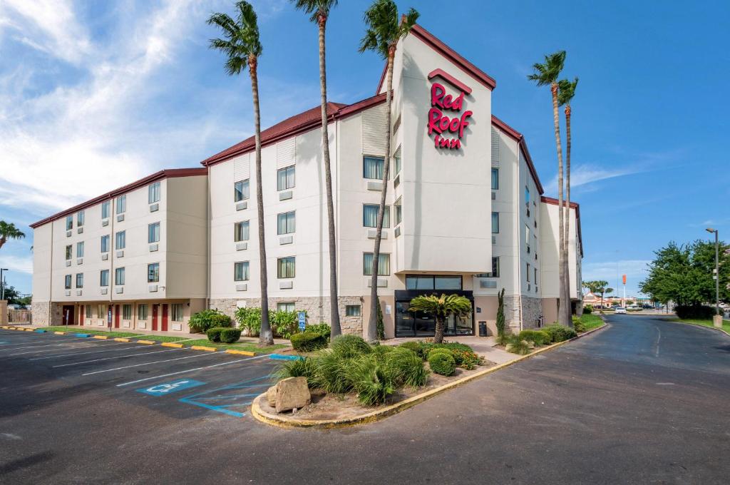 Red Roof Inn Laredo photo