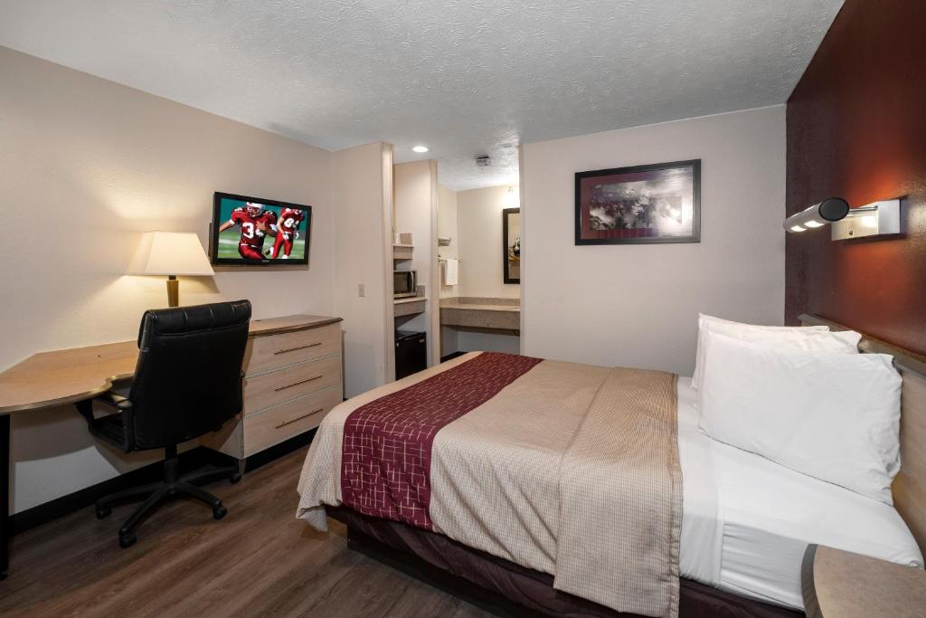 Red Roof Inn Indianapolis - Greenwood Photo 18