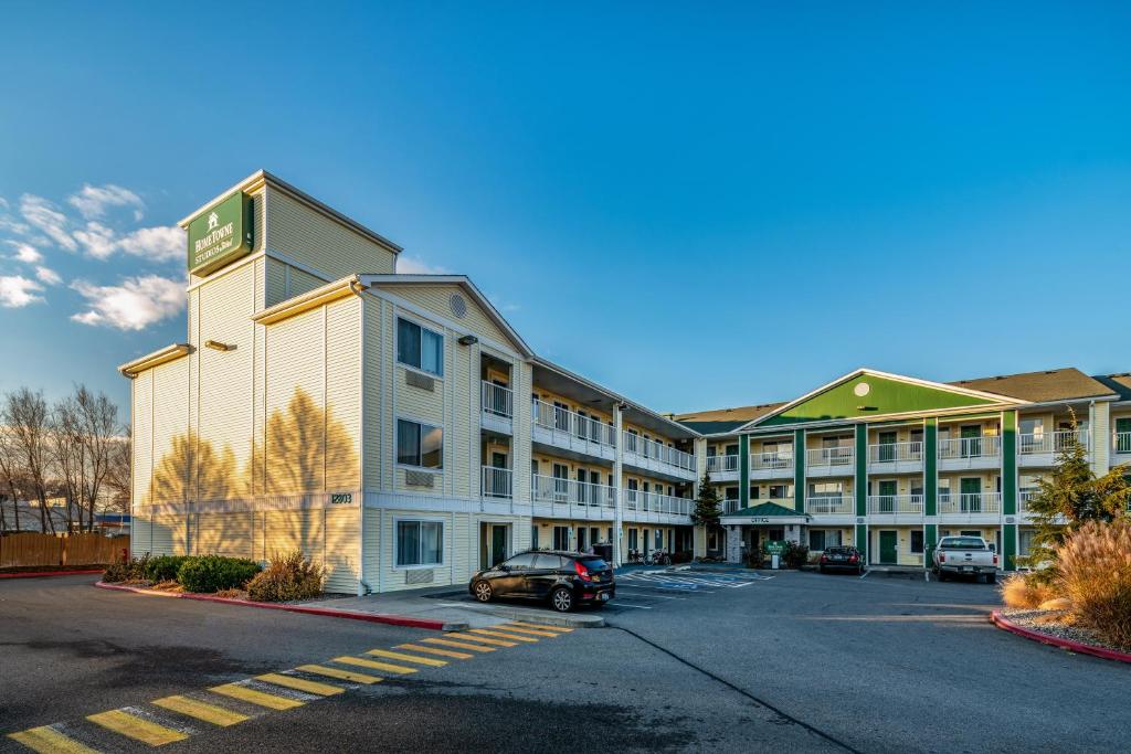 HomeTowne Studios by Red Roof Spokane - Valley, Spokane Valley