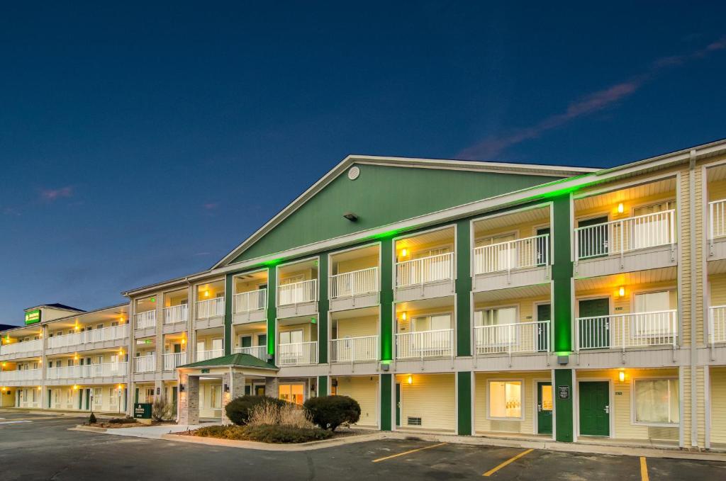 HomeTowne Studios by Red Roof Lake Charles - Sulphur, Sulphur