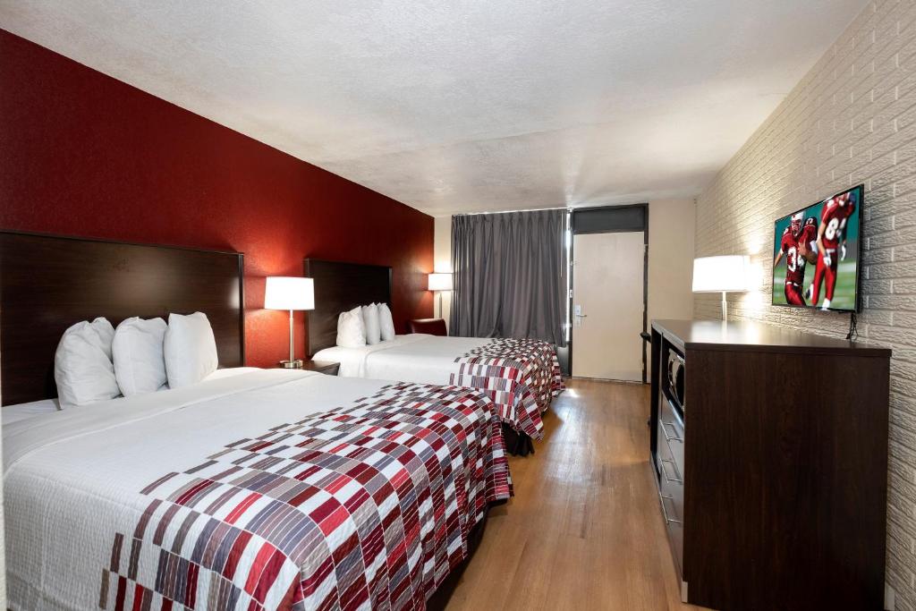 Americas Best Value Inn - West Point Photo 6