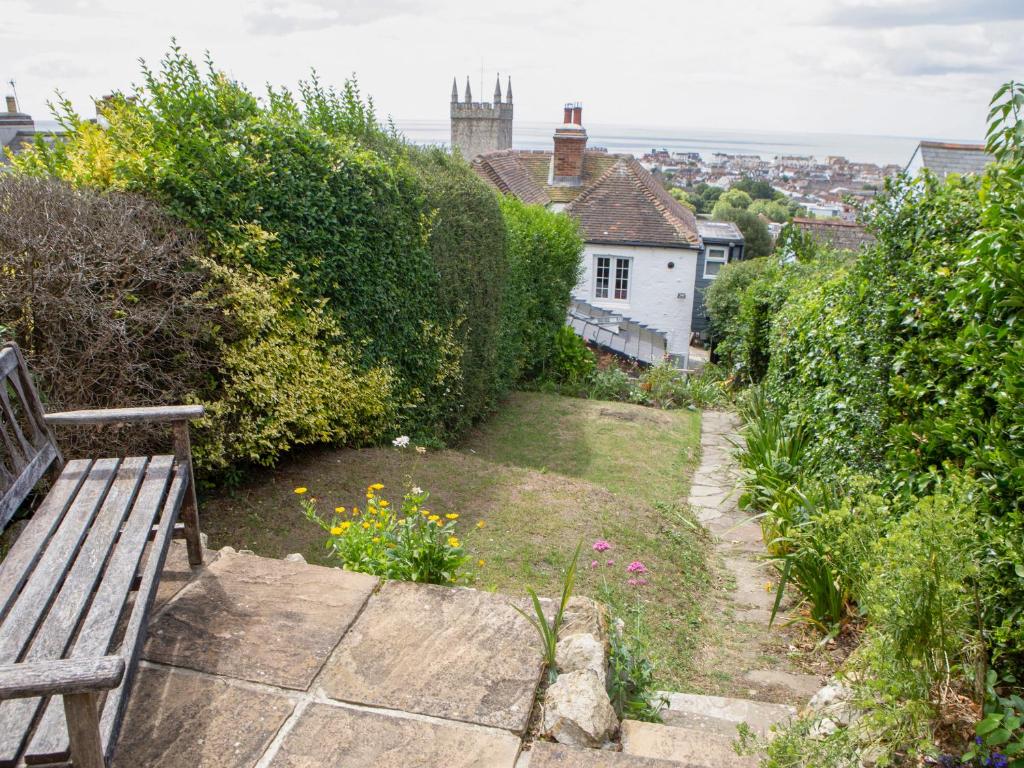 Kits Cottage, Hythe photo 6