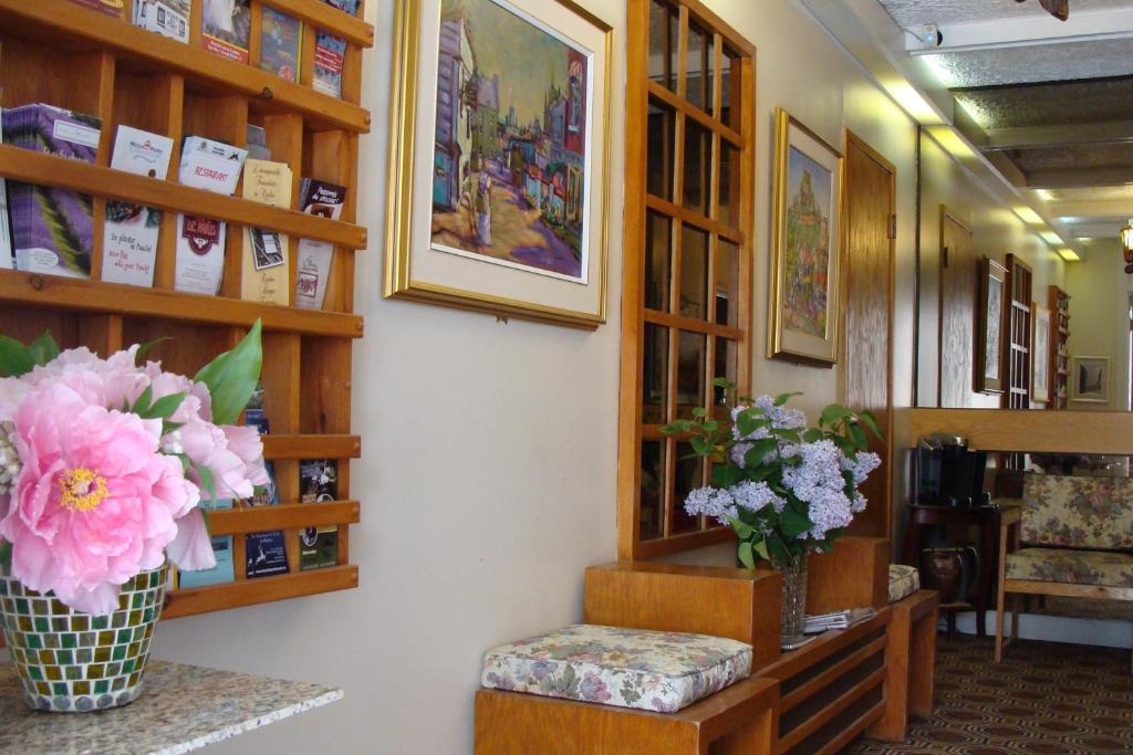 Au Petit Hotel photo