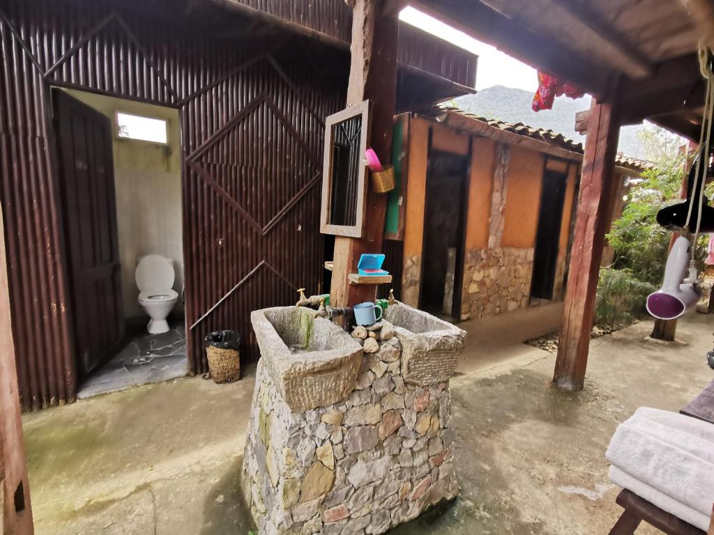 Lo Lo Homestay & Cafe Meo Vac