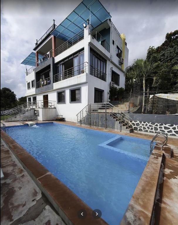 Private pool Bungalow in Nashik — Hotel in Nashik