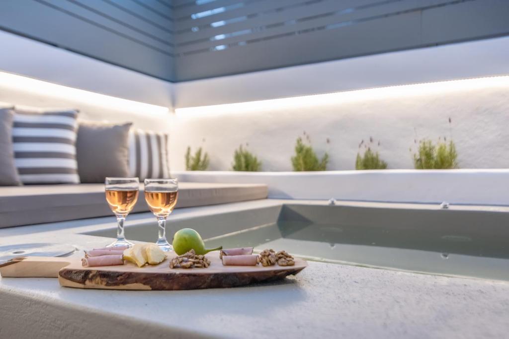 Lithos Luxury Suites photo