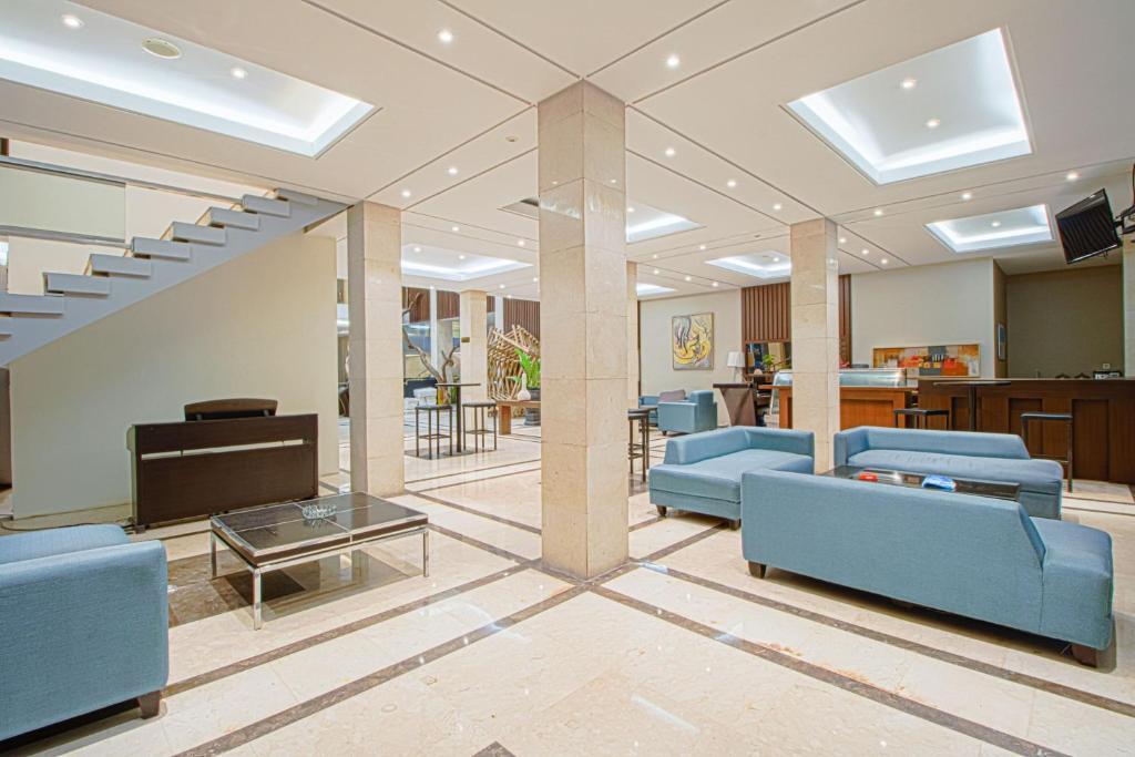 グランド アルジュナ ホテル (Grand Arjuna Hotel) フロント・ロビー