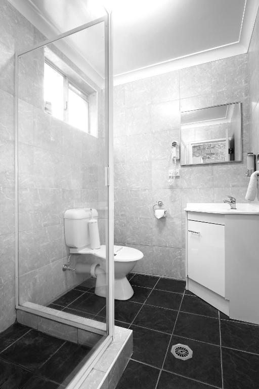 Garden City Motor Inn photo