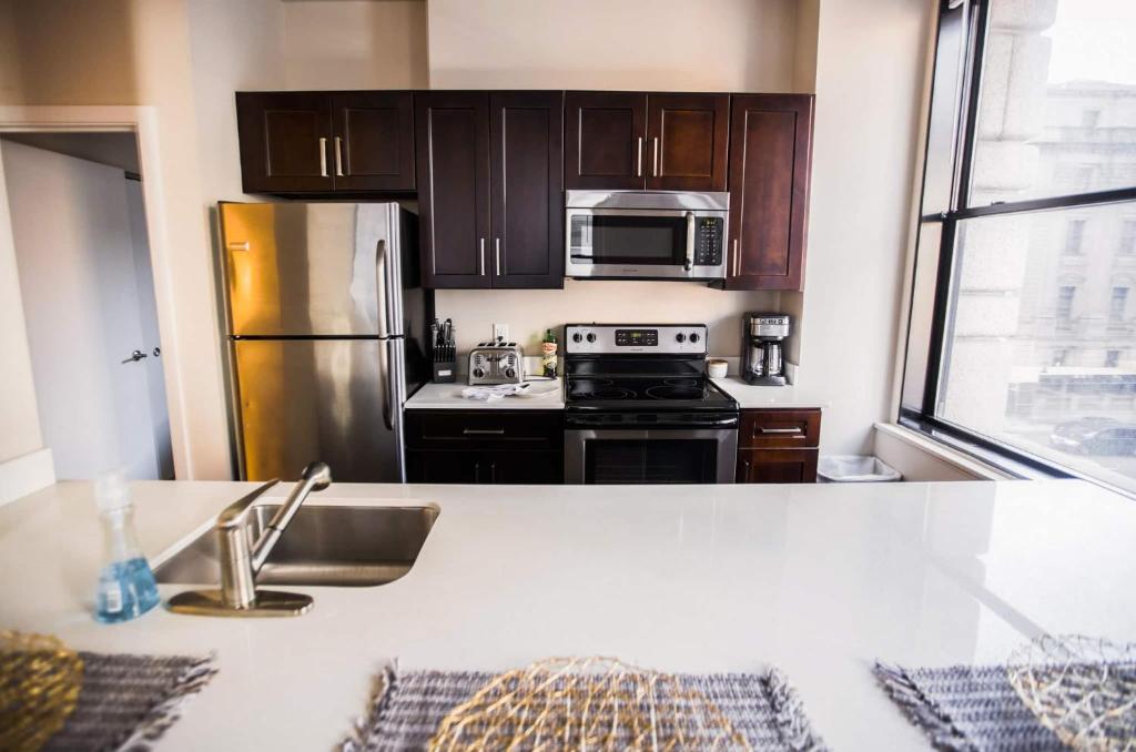2BR/2BA Brand New Executive Luxury Suite w/ Gym by ENVITAE photo