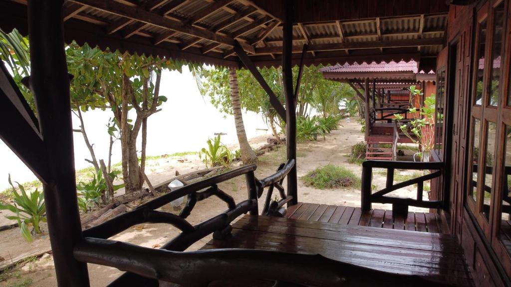 Balcony/terrace, Le Dugong Libong Resort in Trang