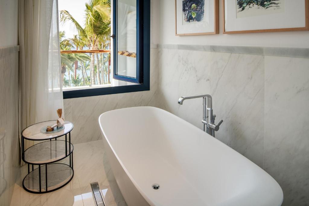 Hotel Fariones — Puerto del Carmen, Canary Islands