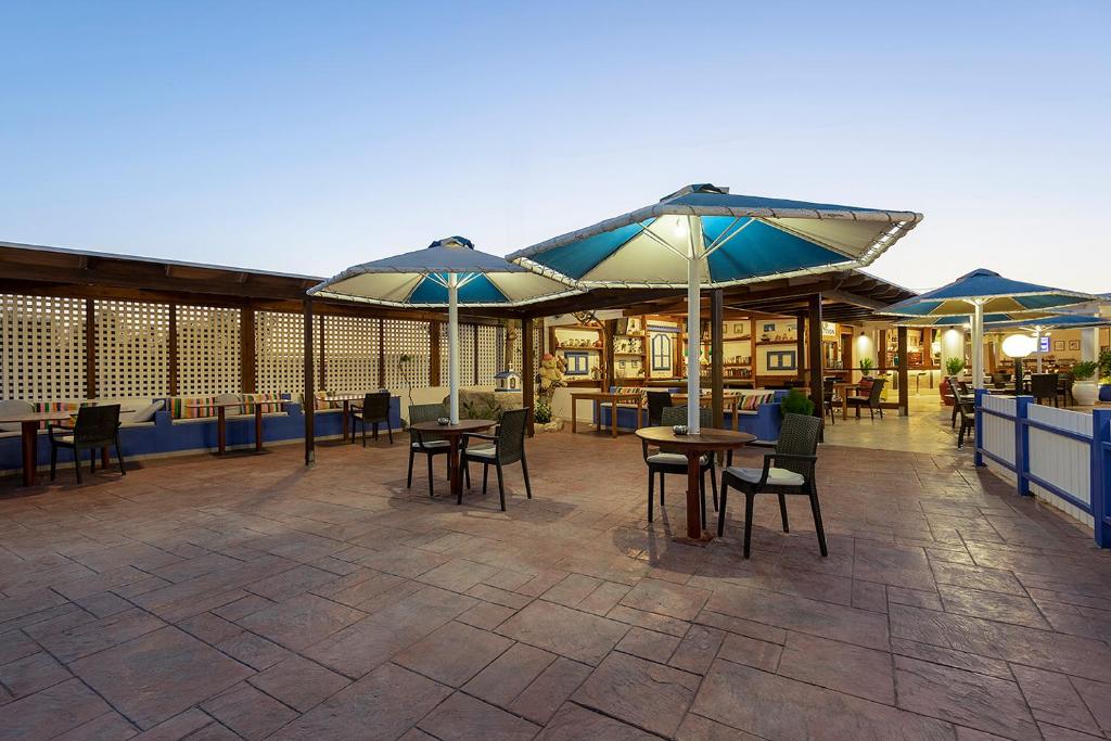 Mammis Beach Hotel — Restaurant & bars in Kardamena, South Aegean