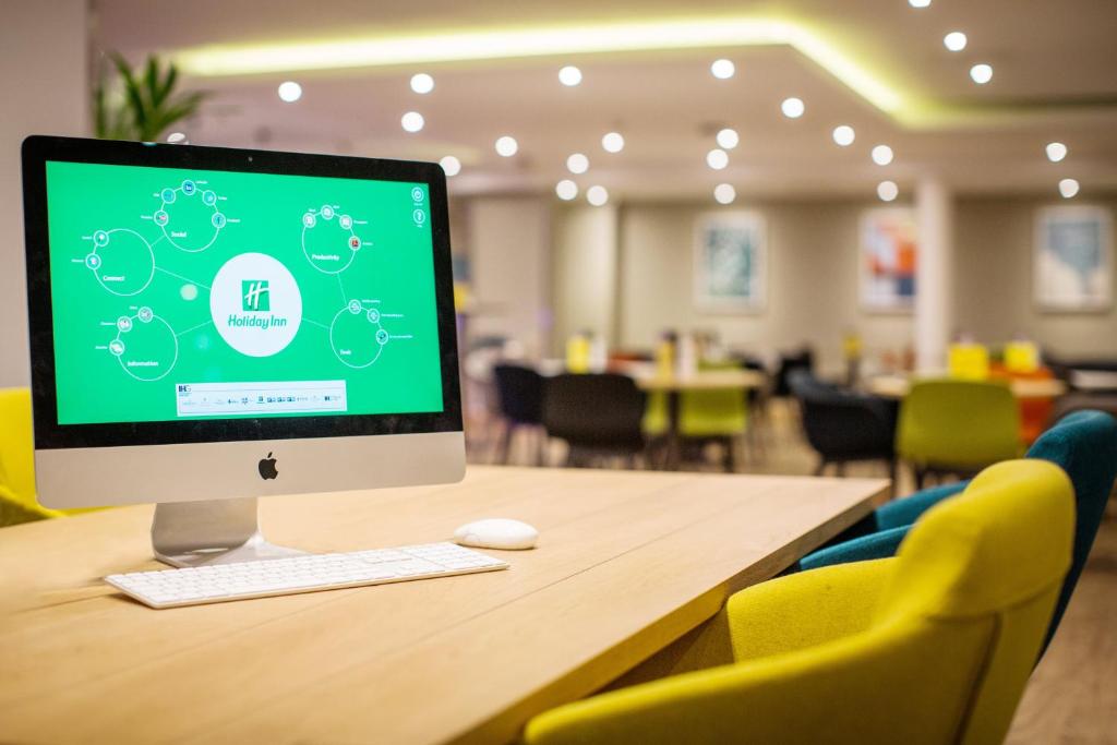 Holiday Inn London - Gatwick Airport photo