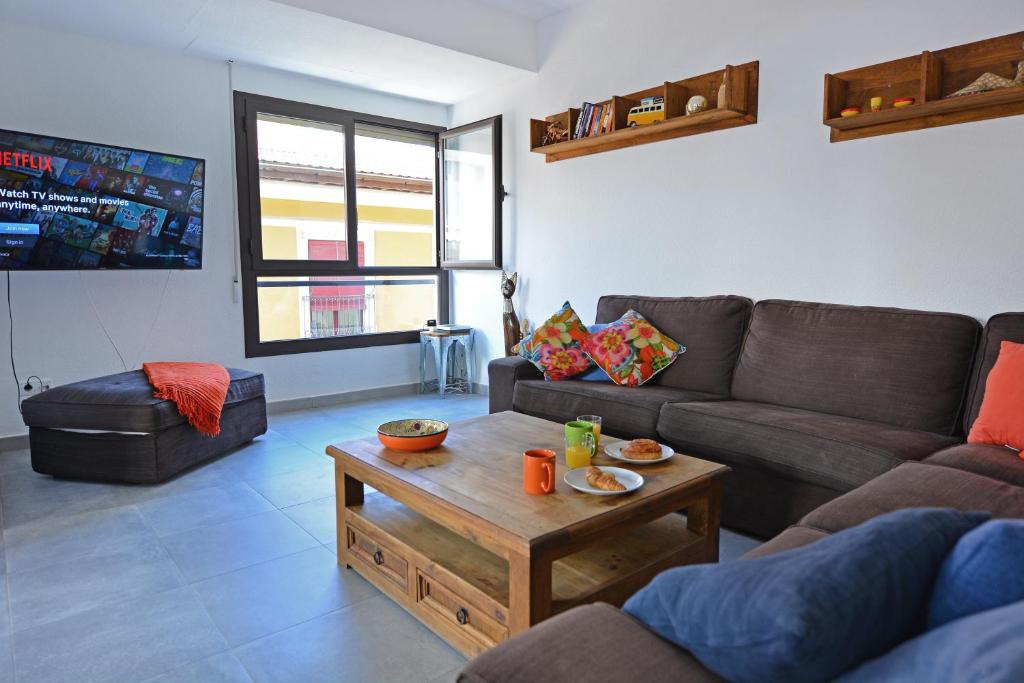 Attractive City Center Apartment - 2