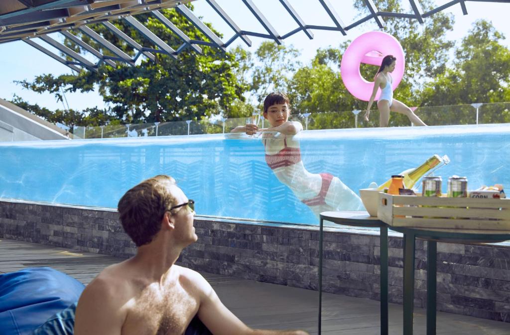 สระว่ายน้ำ