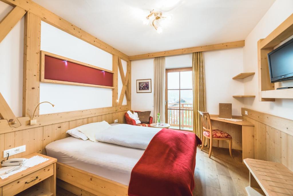 Hotel Castel Oswald von Wolkenstein photo