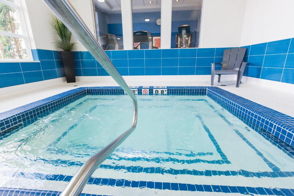 Holiday Inn Express & Suites Spruce Grove - Stony Plain photo