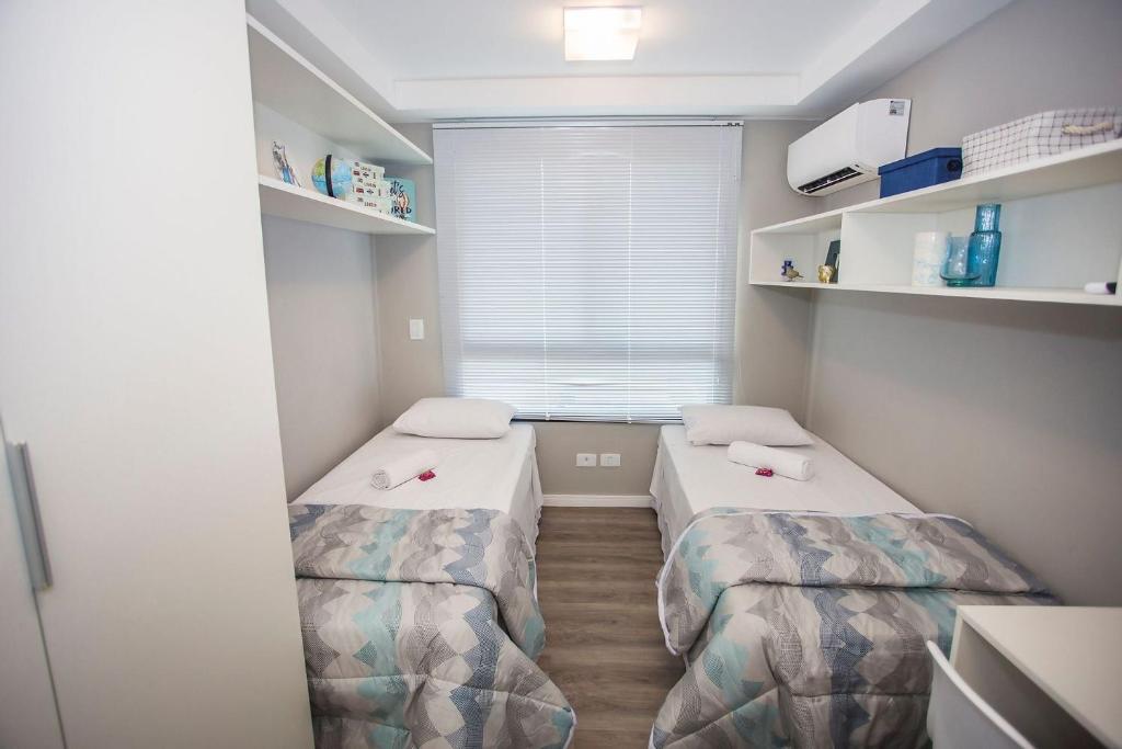 Studio com 2 Camas de Solteiro - ALL0703, Curitiba