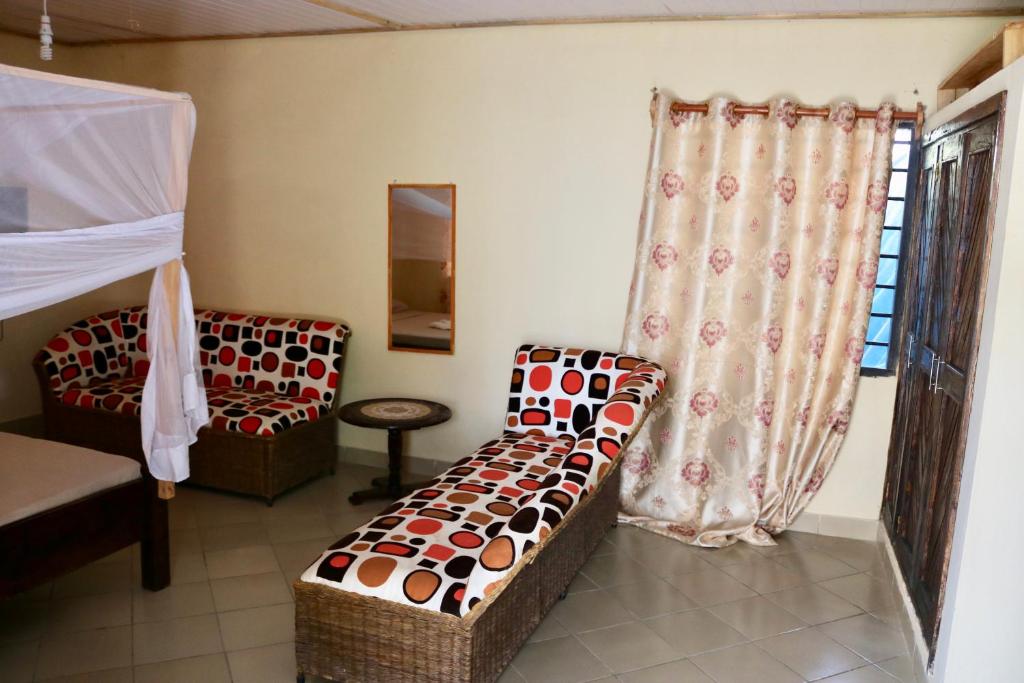 Mombasa Room in Guest room - A wonderful Beach property in Diani Beach Kenyaa dream holiday place Additional