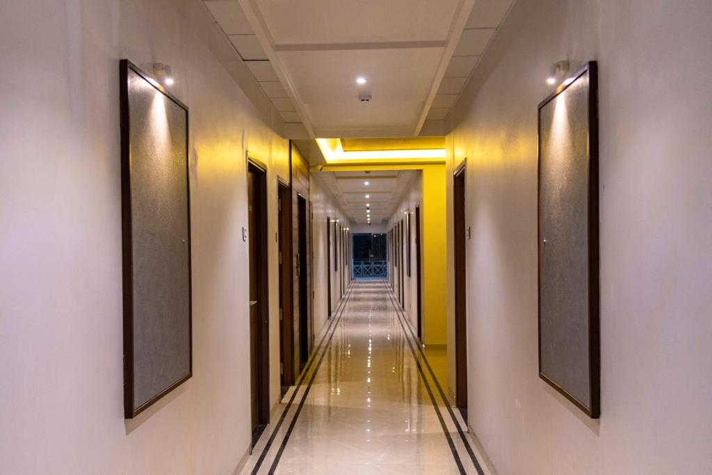 フロント・ロビー