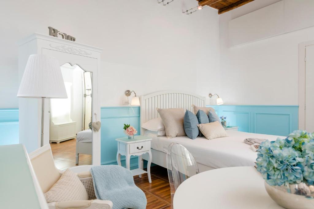 Capo Le Case, Romantic Flat near Spanish Steps - 4