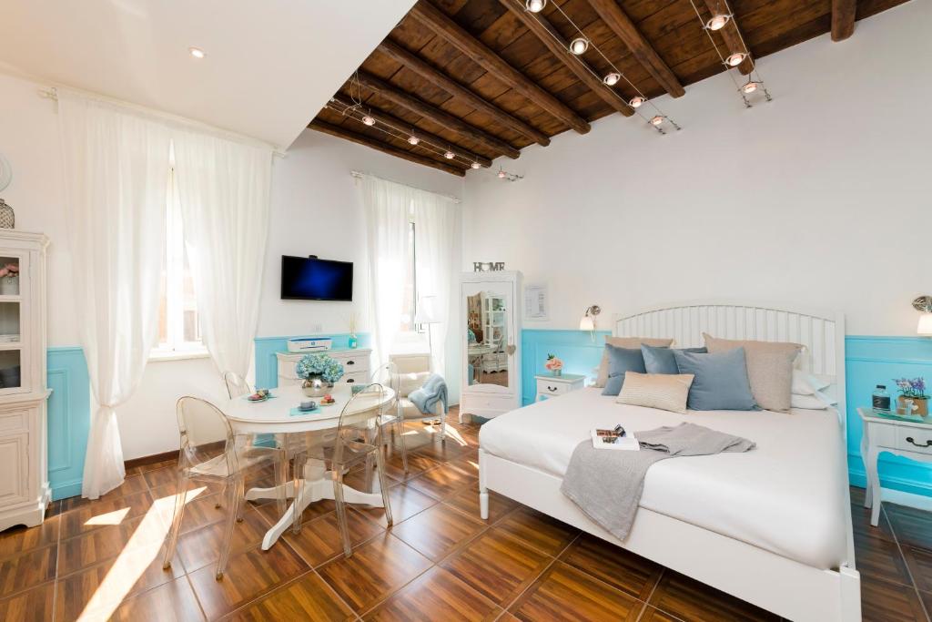 Capo Le Case, Romantic Flat near Spanish Steps - 3