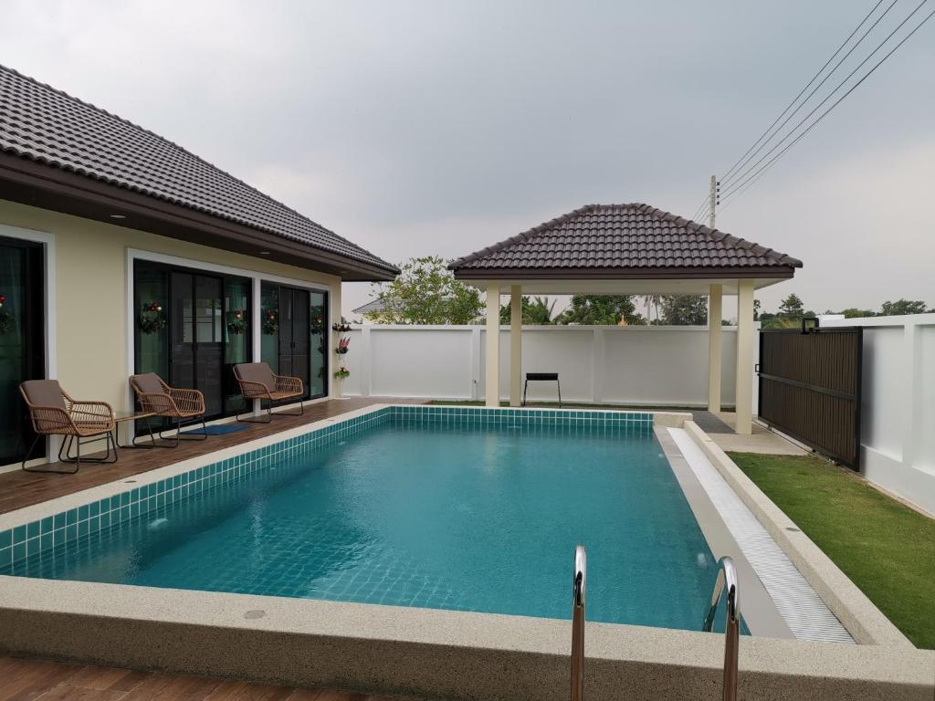 Sweet Pool House photo