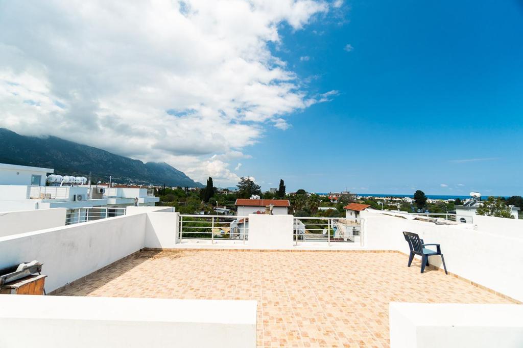 Luxury Two-Bedroom Apartment in amazing place Lukomorye C4 photo