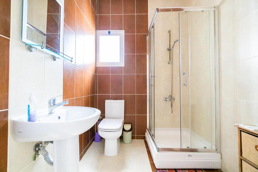 Luxury Two-Bedroom Apartment in amazing place Lukomorye C4 photo