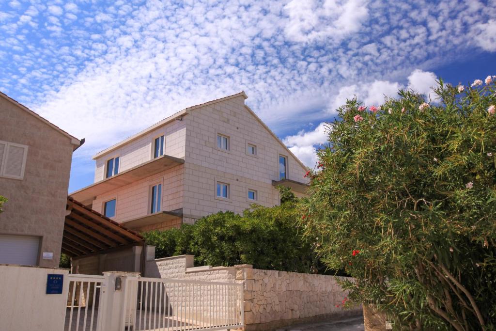 Studio Ruzmarin, Selca