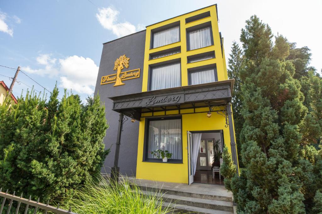 Panzio LEMBERG — Hotel in Hajduszoboszlo