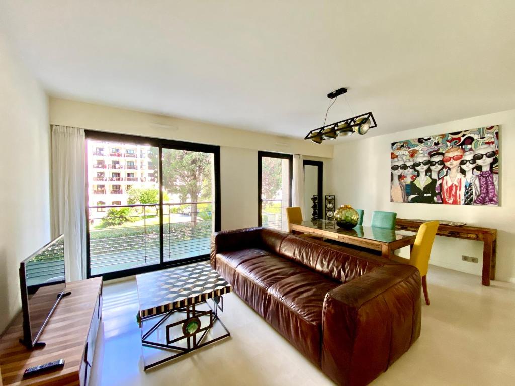 Carlton Riviera - 5