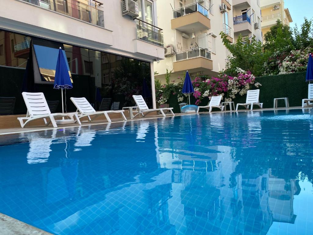 LONDON OTEL photo