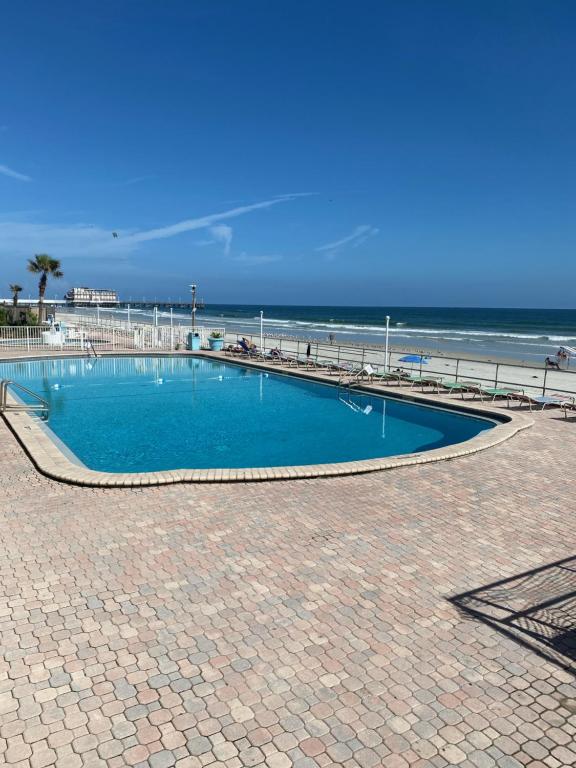 Daytona Inn Beach Resort photo