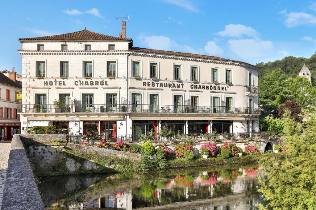 Hotel Restaurant Charbonnel — Hotel in Brantome