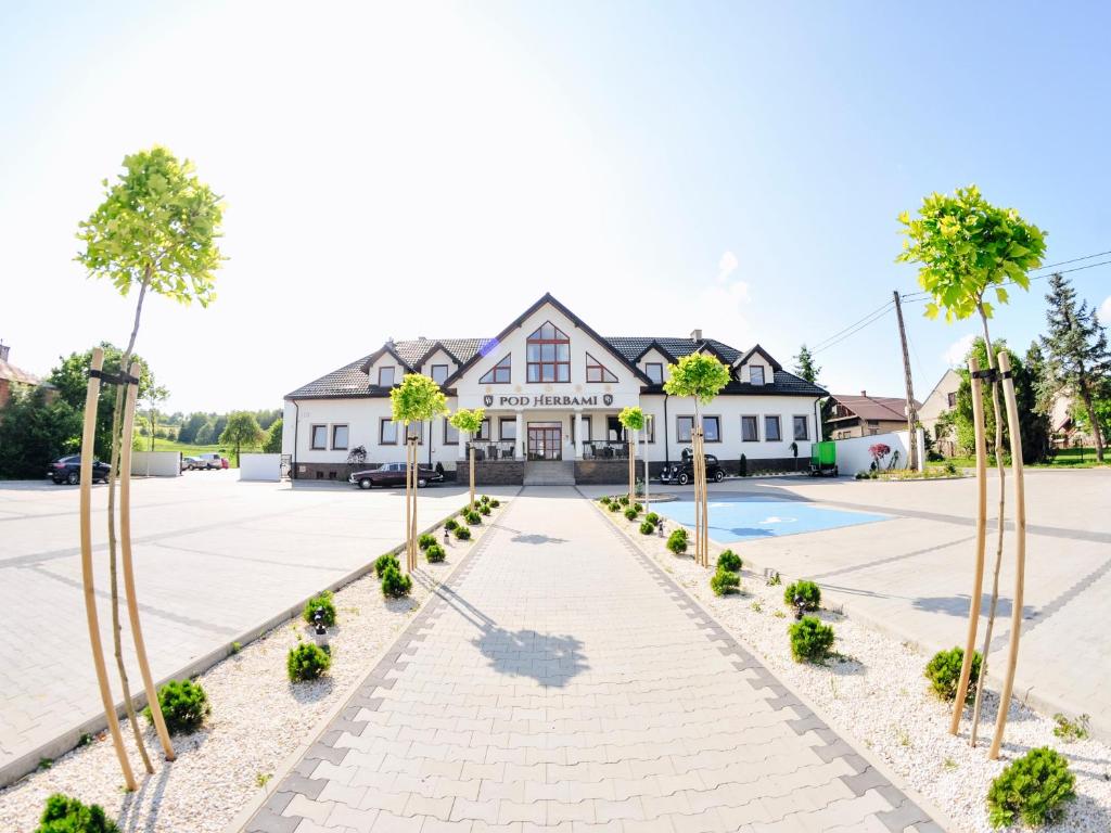 Pod Herbami, Frysztak