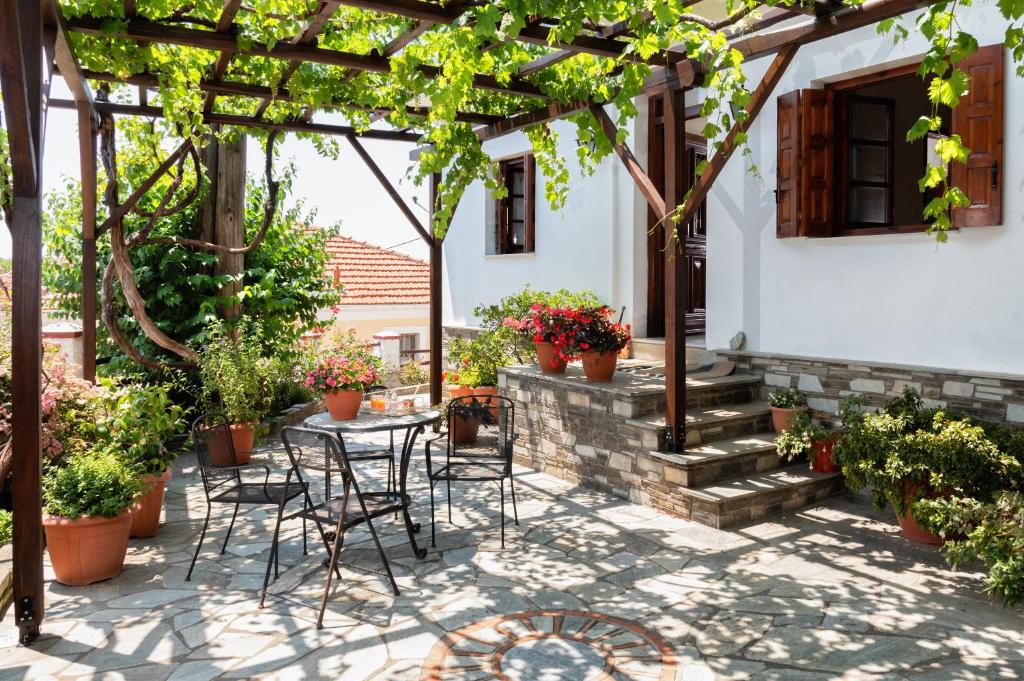 Elatos Country House — Hotel in Portaria
